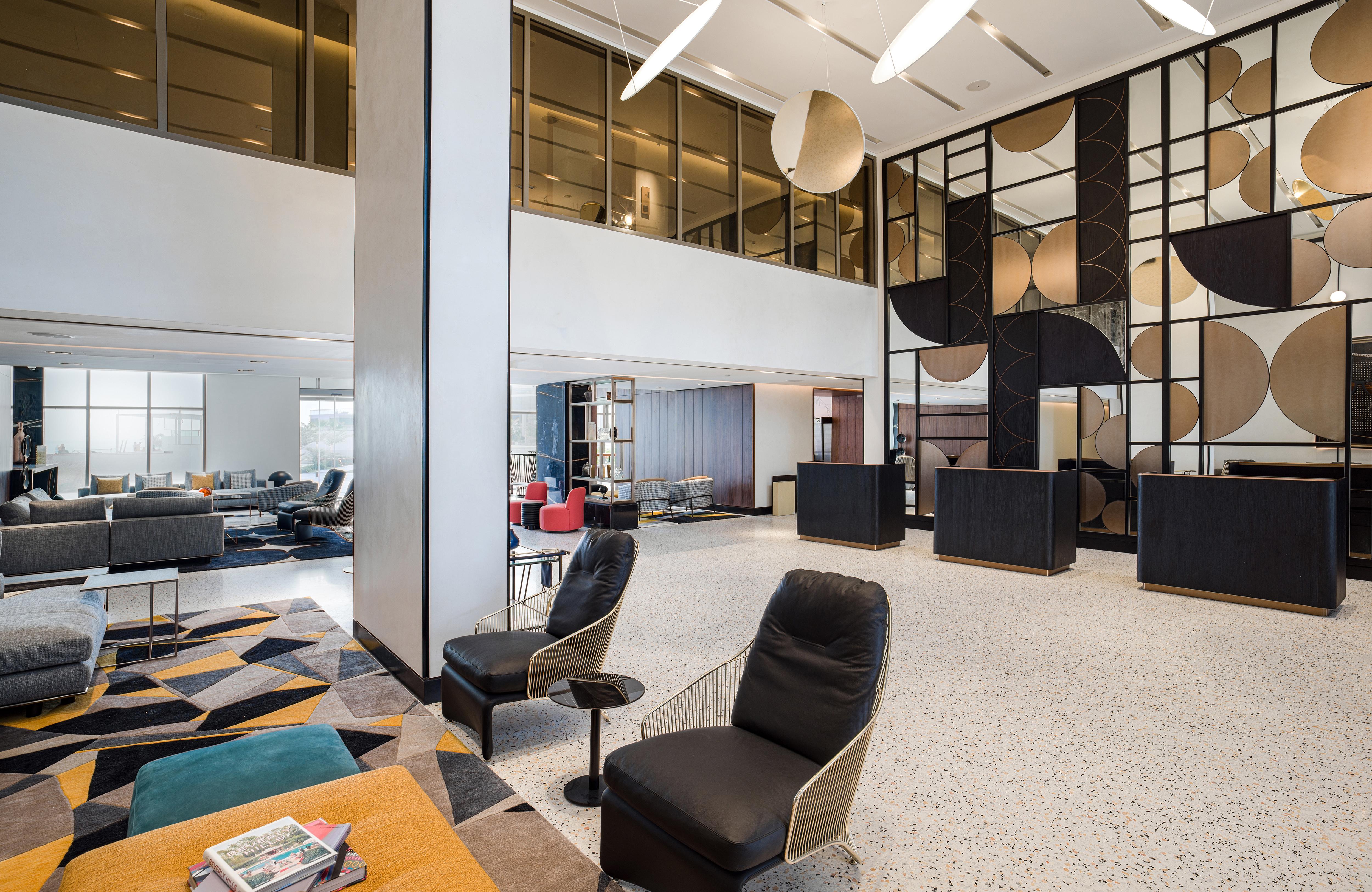 Th8 Palm Dubai Beach Resort, Vignette Collection By Ihg Exterior photo The lobby of the hotel