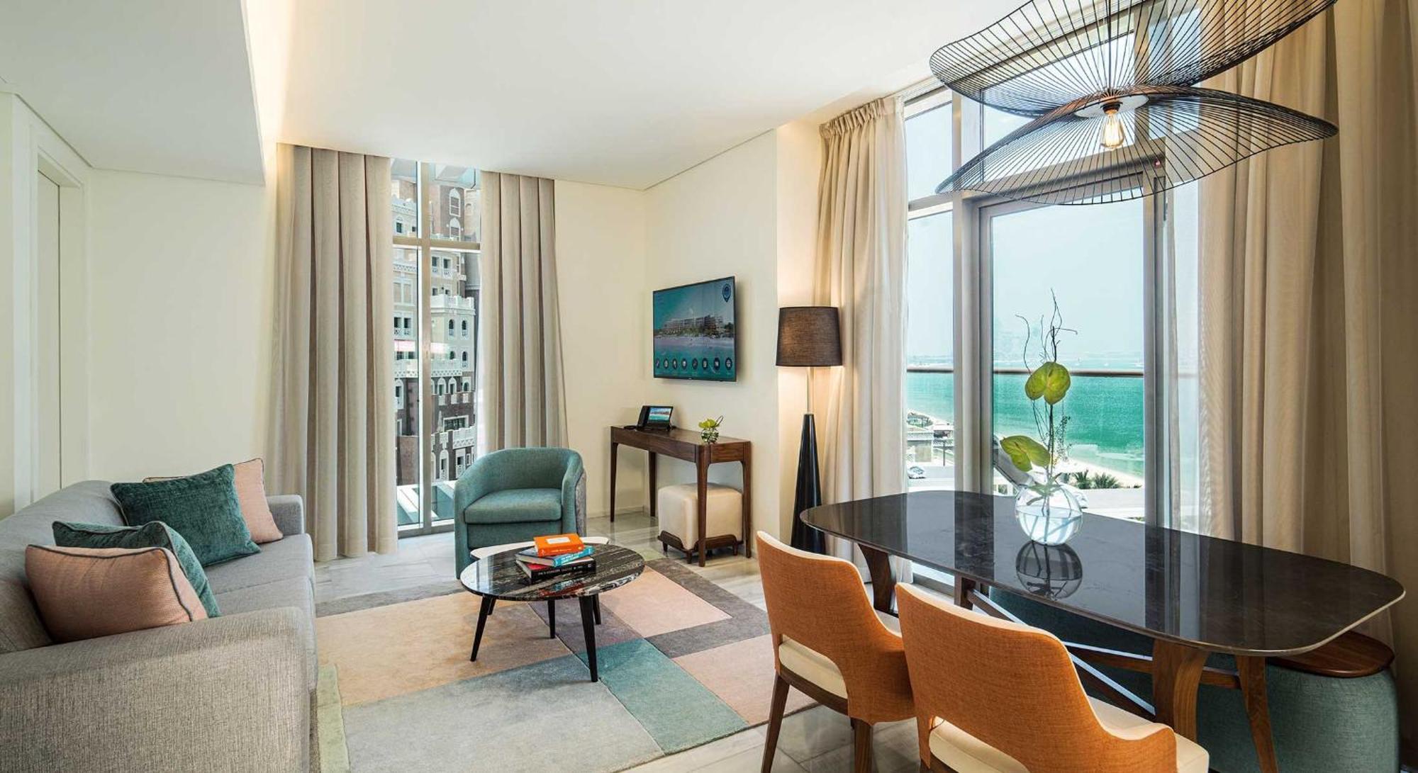 Th8 Palm Dubai Beach Resort, Vignette Collection By Ihg Exterior photo A living room at the hotel