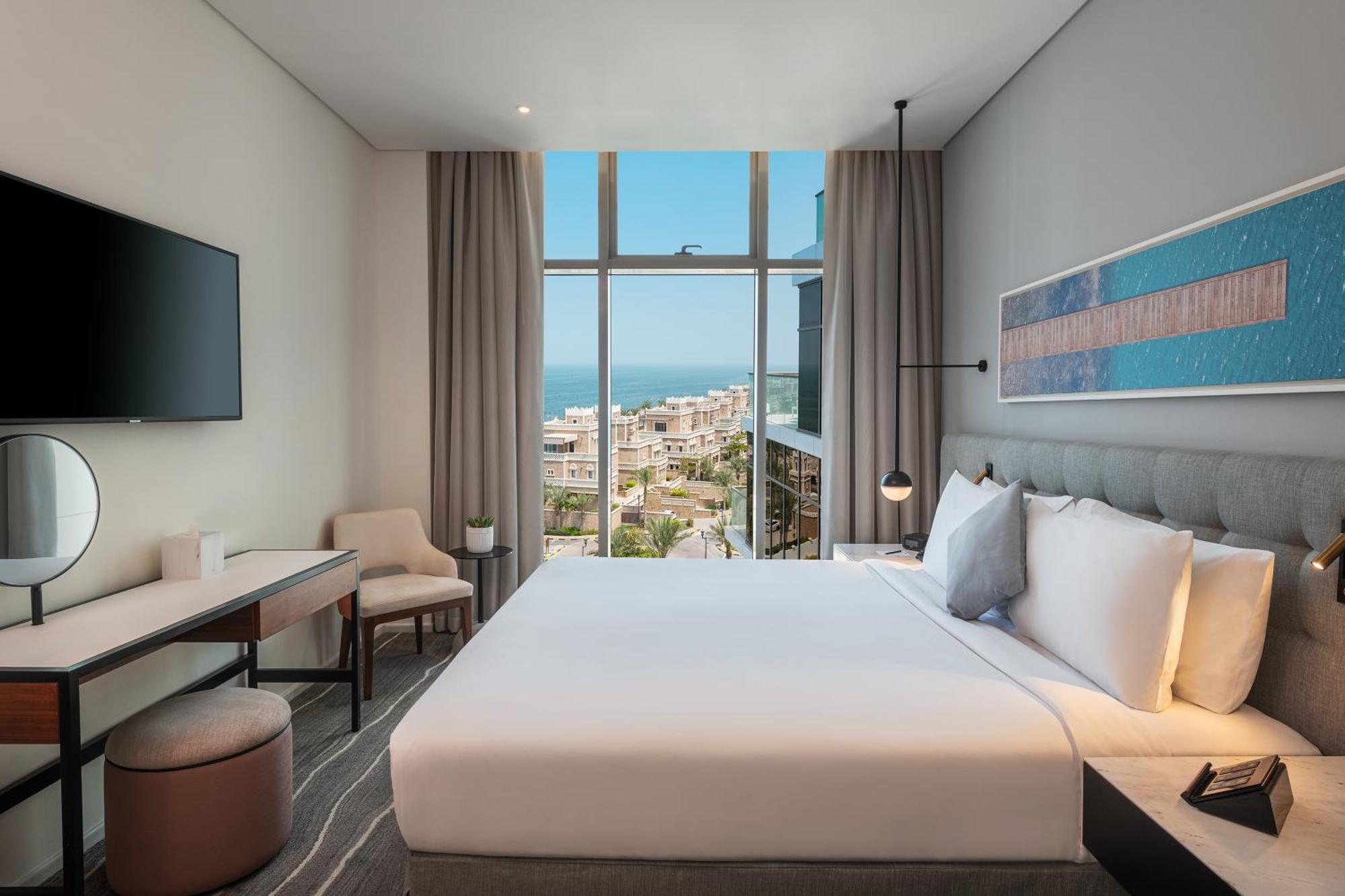 Th8 Palm Dubai Beach Resort, Vignette Collection By Ihg Exterior photo