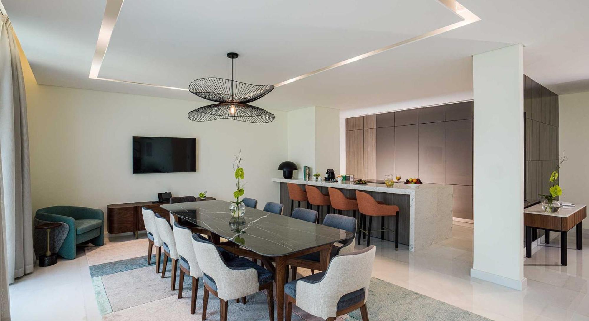 Th8 Palm Dubai Beach Resort, Vignette Collection By Ihg Exterior photo